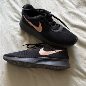 Nike Women's Tanjun Black Running Shoes with Rose Gold Swoosh